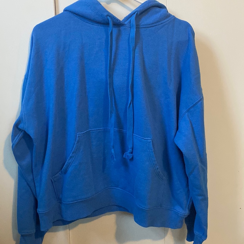 Blue AERIE sweatshirt, barley worn, cotten, size small